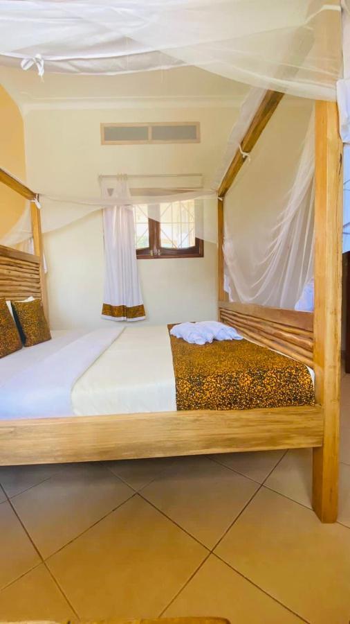Buutu Nest Bed & Breakfast จินจา ภายนอก รูปภาพ