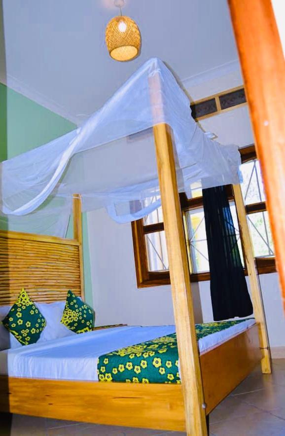 Buutu Nest Bed & Breakfast จินจา ภายนอก รูปภาพ
